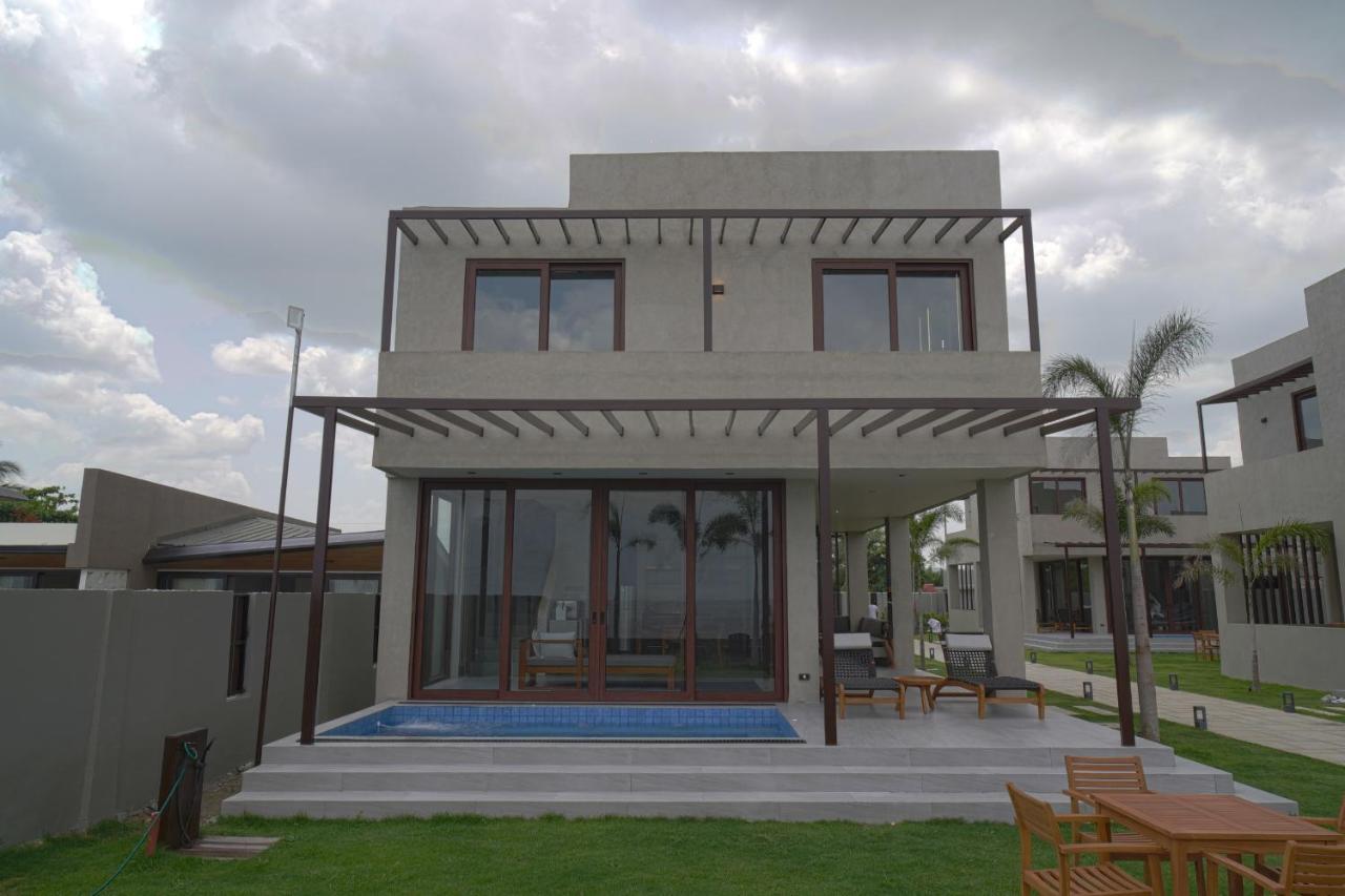 Araya Beach Casas Батангас Экстерьер фото
